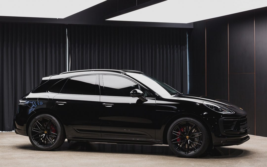 2022 Porsche Macan GTS: Showroom