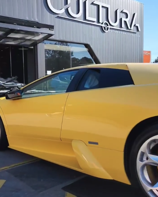 Lamborghini Murcielago: Showroom