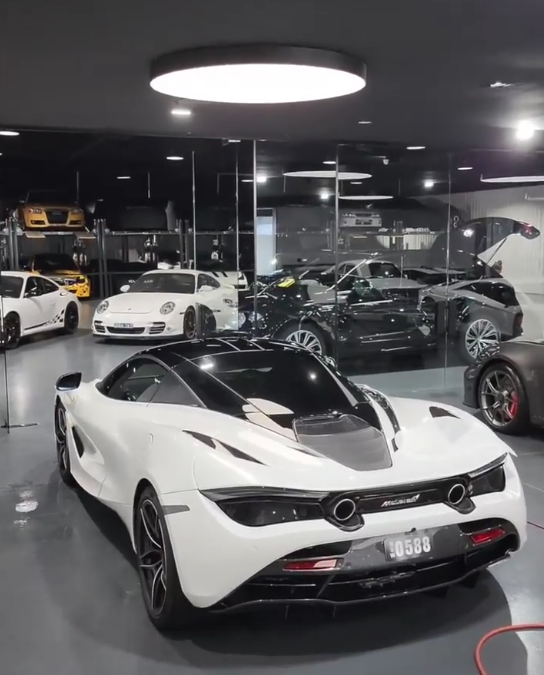 McLaren 720S: Paint Protection Film